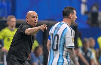 Sancțiuni drastice după scandalul de la Mondial! Selecționerul și un fotbalist, suspendați după acuzațiile la adresa arbitrajului