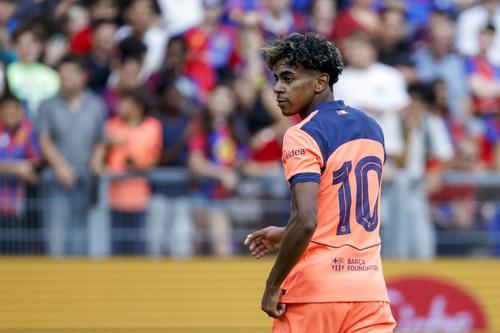 Niciun echipament al Barcelonei din stagiunea curentă nu a primit acordul UEFA // foto: Imago