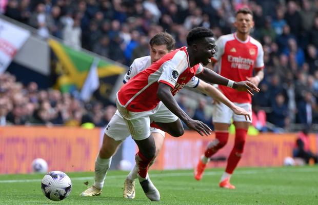 Legenda lui Liverpool l-a făcut praf pe starul lui Arsenal: „Este pur și simplu un trișor, arbitrul se panichează”