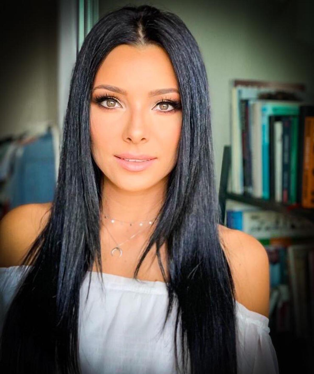 FOTO Corina Caragea pune capăt zvonurilor despre relația ei: „Nu vă mai luați după «fake news»”
