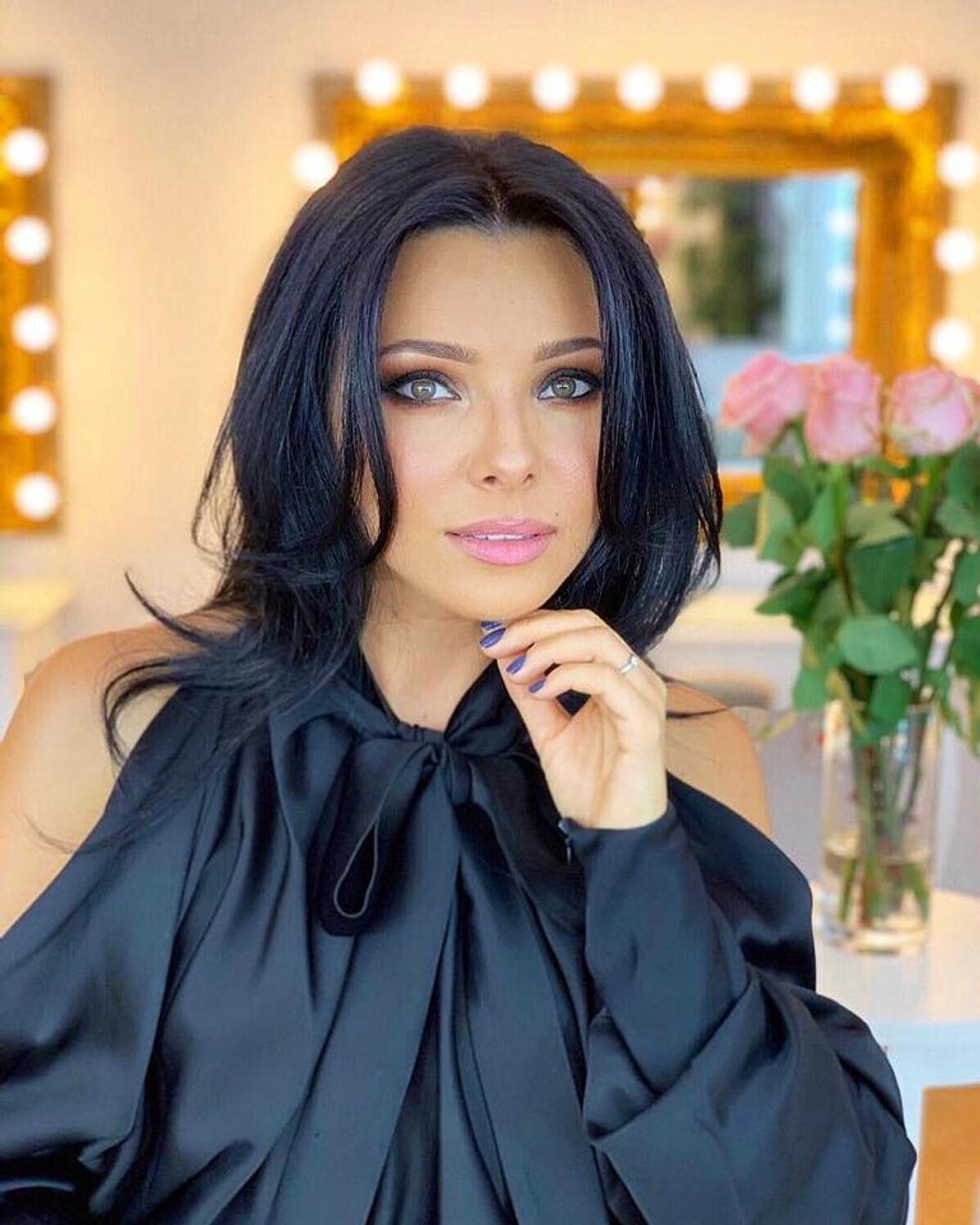 FOTO Corina Caragea pune capăt zvonurilor despre relația ei: „Nu vă mai luați după «fake news»”