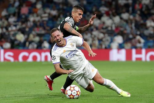 Eden Hazard (în alb), într-un meci din Liga Campionilor // foto: Guliver/gettyimages