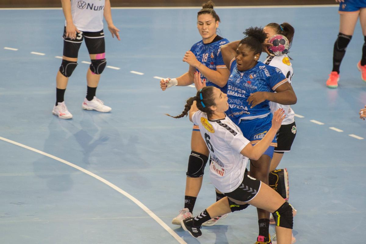 SCM Râmnicu Vâlcea s-a calificat în grupele EHF European League / FOTO: Facebook @scmrmvl