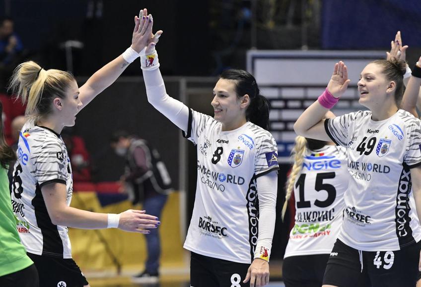 CSM București a învins-o pe Ferencvaros Budapesta, scor 27-21, în runda cu numărul 8 a grupei A din Liga Campionilor la handbal feminin. Adi Vasile (39 de ani) cere întăriri pentru partea secundă a sezonului.