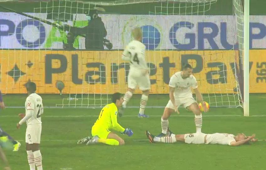 Ciprian Tătărușanu (35 de ani) a comis o gafă majoră în minutul 15 al meciului Fiorentina - AC Milan, la scorul de 0-0.
