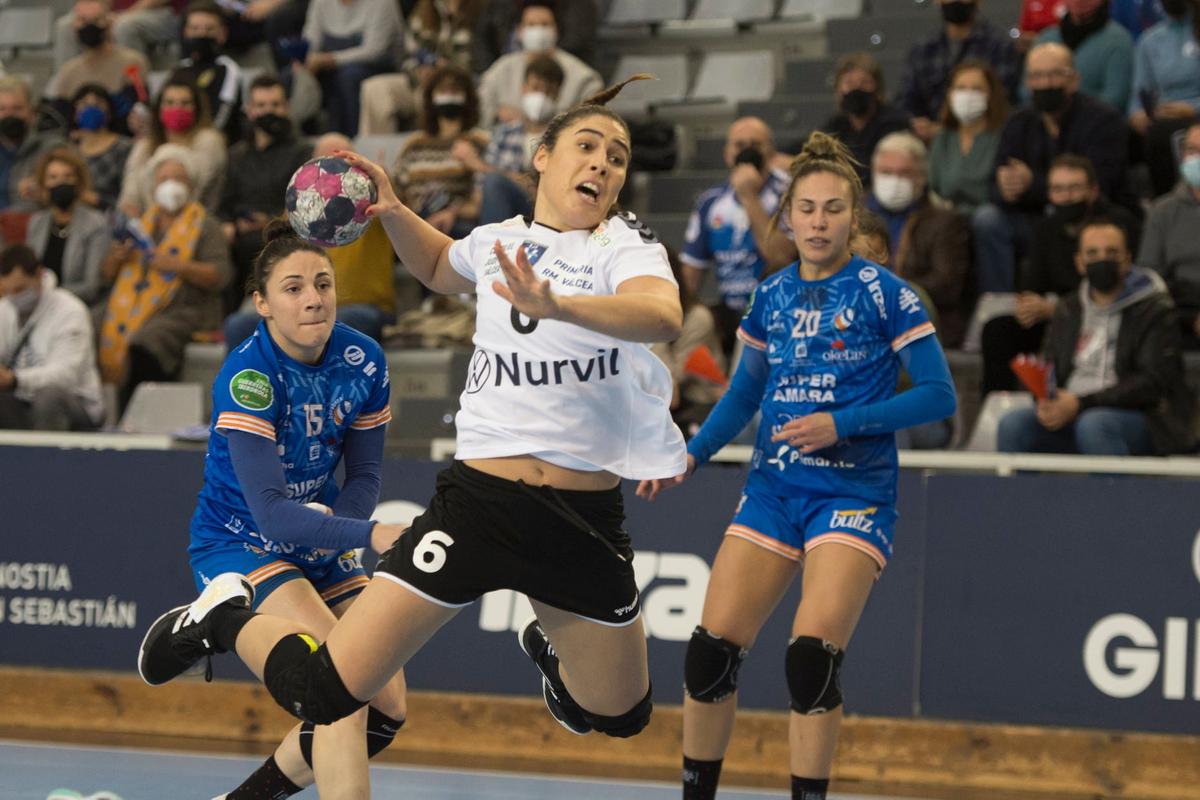 SCM Râmnicu Vâlcea s-a calificat în grupele EHF European League / FOTO: Facebook @scmrmvl