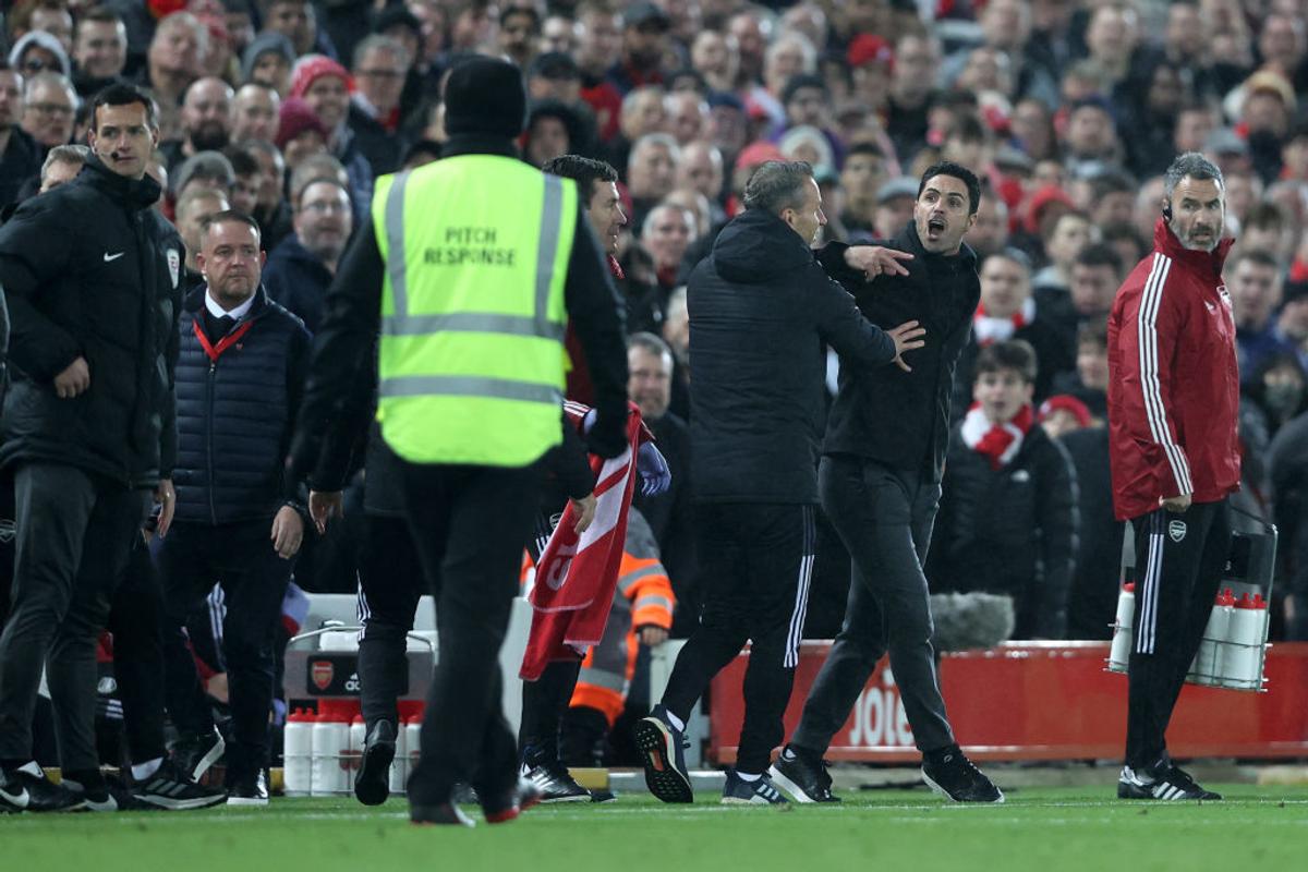 Liverpool a zdrobit-o pe Arsenal, într-un meci în care Klopp și Arteta au fost la un pas de bătaie