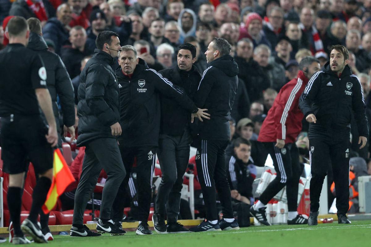 Liverpool a zdrobit-o pe Arsenal, într-un meci în care Klopp și Arteta au fost la un pas de bătaie