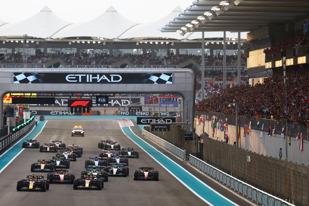 Marele Premiu din Abu Dhabi » Verstappen câștigă ultima cursă a sezonului de Formula 1 » Leclerc triumfă în fața lui Perez după o cursă excelentă