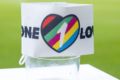 Jucătorii care vor purta banderola One Love la CM din Qatar ar putea fi sancționași cu cartonaș galben înainte ca partida să înceapă.
Foto: Imago