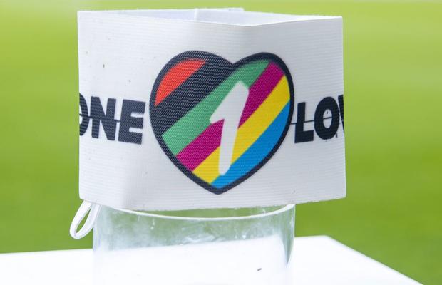 Măsură incredibilă pregătită în Qatar » Ce riscă să pățească fotbaliștii care vor purta banderola LGBTQ
