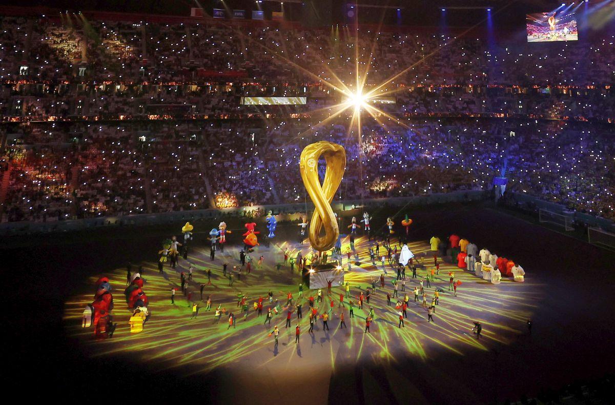 Spectacol grandios la ceremonia de deschidere a Campionatului Mondial din Qatar » Celebrul Morgan Freeman a apărut pe scenă