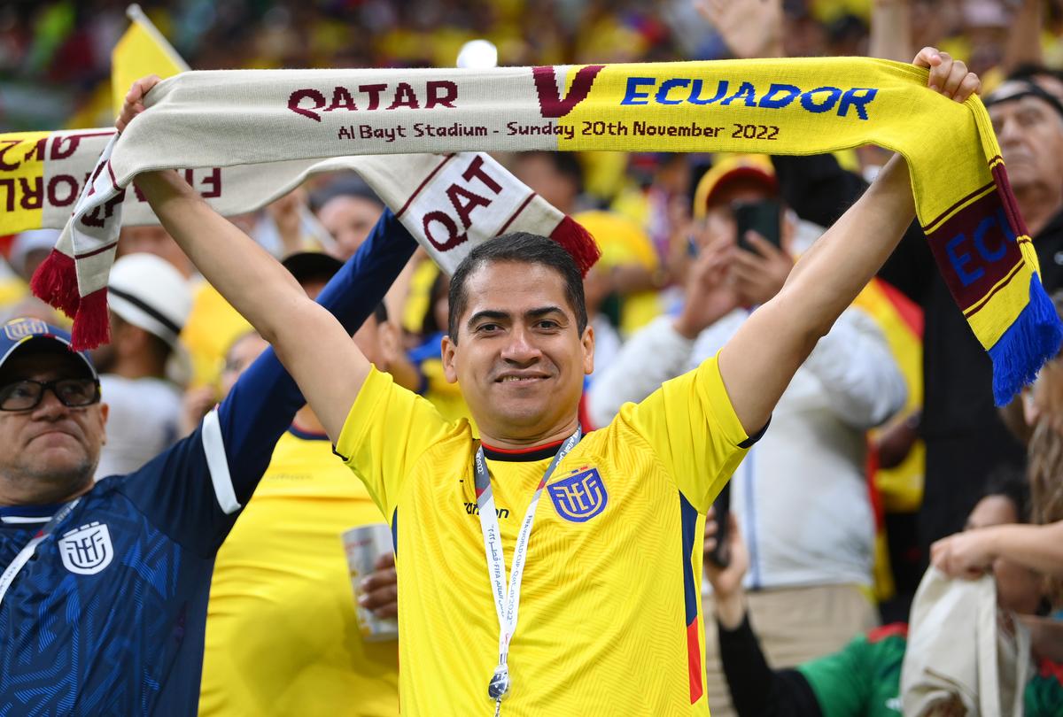 Spectacol grandios la ceremonia de deschidere a Campionatului Mondial din Qatar » Celebrul Morgan Freeman a apărut pe scenă