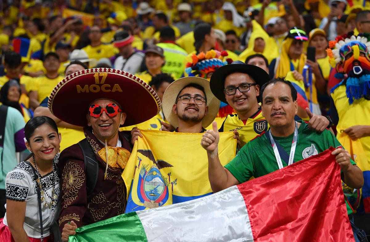 Spectacol grandios la ceremonia de deschidere a Campionatului Mondial din Qatar » Celebrul Morgan Freeman a apărut pe scenă