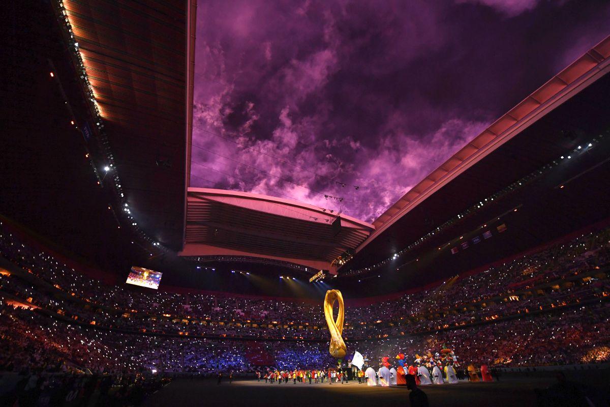 Spectacol grandios la ceremonia de deschidere a Campionatului Mondial din Qatar » Celebrul Morgan Freeman a apărut pe scenă
