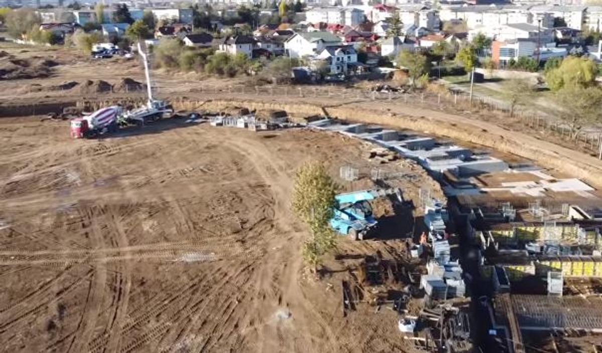 Ciudățenie absolută: se construiește al doilea stadion modern al orașului » Imagini de pe șantierul arenei de 50 de milioane de euro