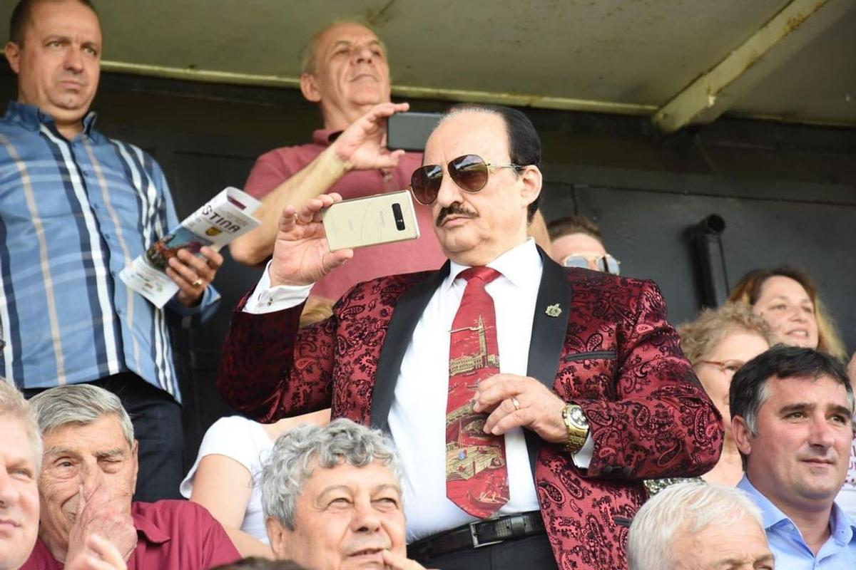Îl recunoști? Fostul patron al Rapidului a sărbătorit în Giulești victoria cu Dinamo: „Vreau să îi mulțumesc domnului Șucu”