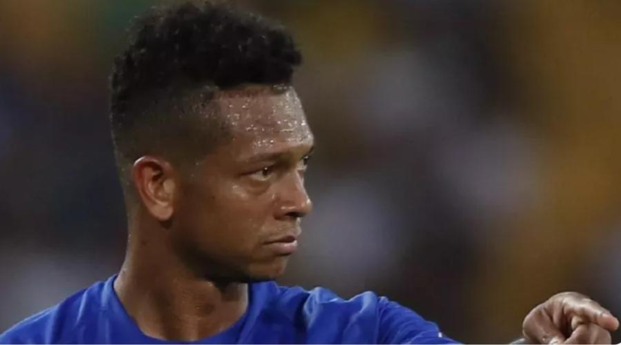 Fredy Guarin a ajuns și la poliție în urma deselor scandaluri în care a fost implicat din cauza alcoolului Fostul coleg al lui Cristi Chivu a făcut mărturii cumplite: „Consumam 70 de beri pe noapte, de aceea am ajuns un ratat. M-am aruncat de la etajul al 17-lea și n-am putut să mă sinucid!”