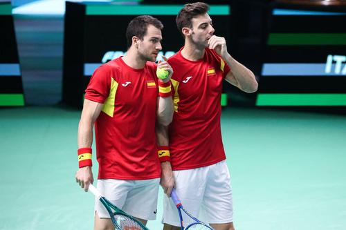 Pedro Martinez și Marcel Granollers la Davis Cup Finals 2025 Foto: Imago Images