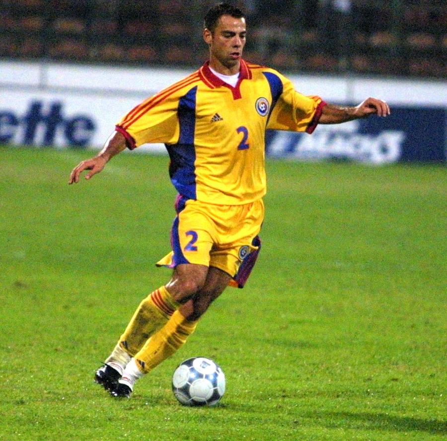 Giani Kiriță în tricoul primei reprezentative / Sursă foto: Arhivă Gazeta Sporturilor Giani Kiriță, cel mai dur discurs după prestația naționalei: „De ce să ne ferim? Toată țara vede. La revedere, tată!”