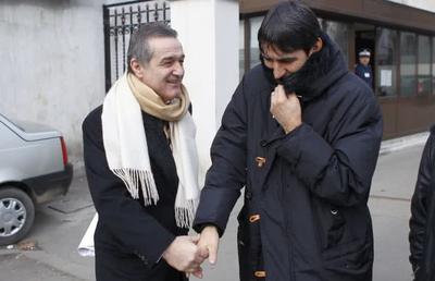 FCSB - CRAIOVA // Pițurcă îl ia în râs pe Becali: „Gigi stă mereu pe bancă, chiar dacă voi nu-l vedeți” + Nici Vintilă n-a scăpat