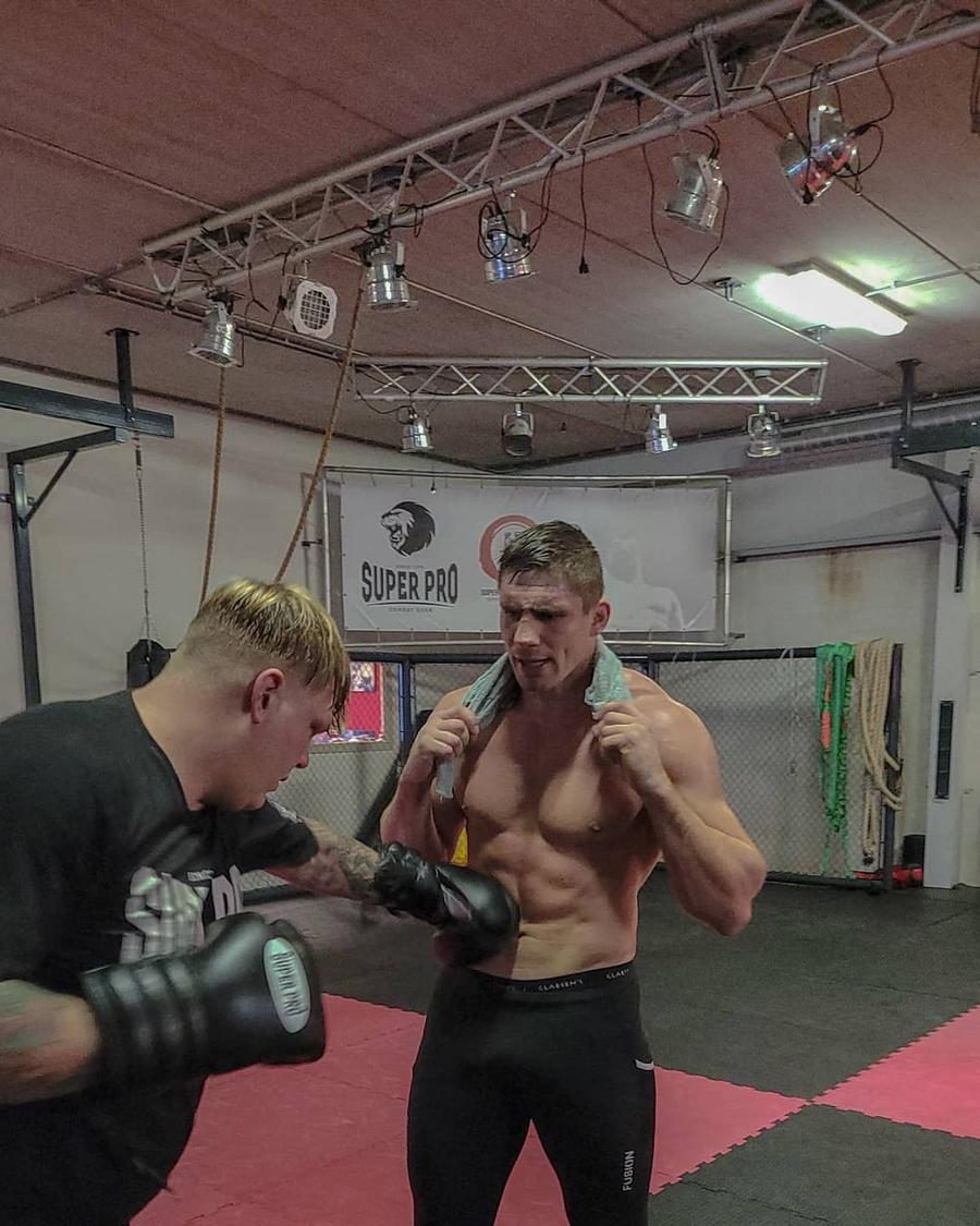 Rico Verhoeven FABULOS! Cine l-a ajutat pe Benny Adegbuyi să-l bată Badr Hari + mesajul primit înainte de luptă