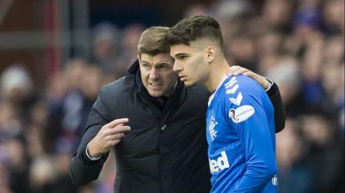 Steven Gerrard și Ianis Hagi