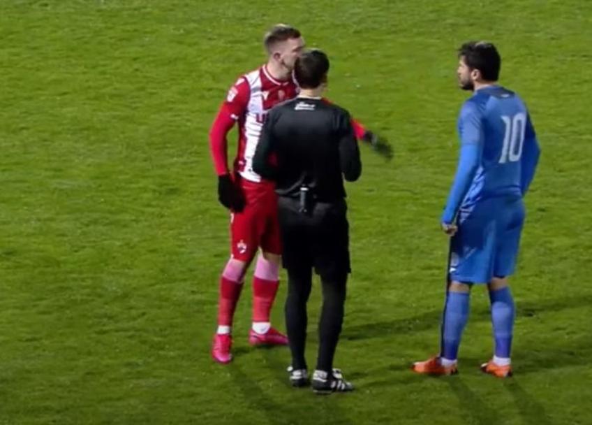 Cristi Tănase (33 de ani) a avut două intrări dure în prima repriză a partidei dintre Academica Clinceni și Dinamo.