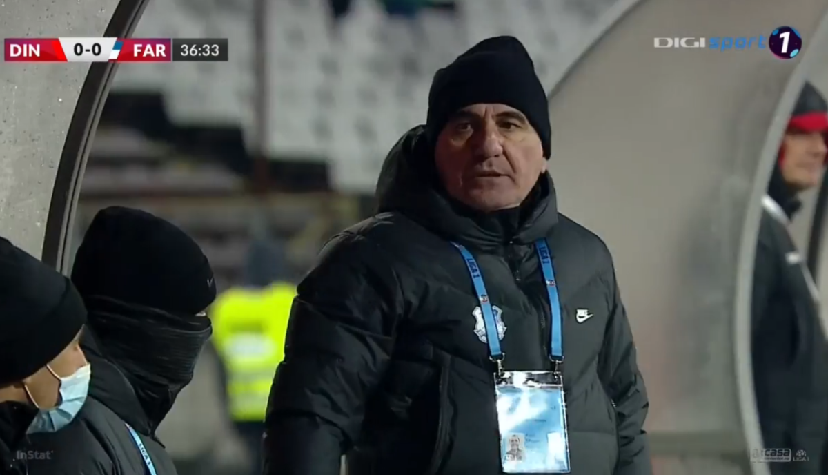 Dinamo - Farul. Hagi a certat un cameraman în timpul meciului