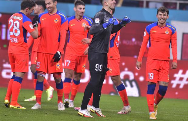 Mihai Stoica, despre „situația ingrată” a fotbalistului captiv la FCSB: „Trebuie să discute cu Gigi”