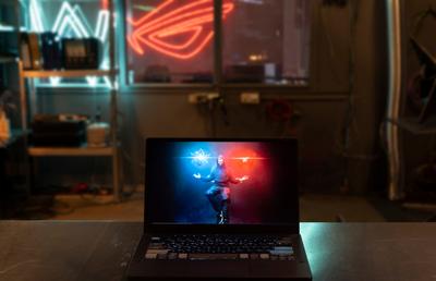 ROG Zephyrus: laptopuri de gaming premium care nu fac concesii