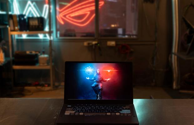 ROG Zephyrus: laptopuri de gaming premium care nu fac concesii