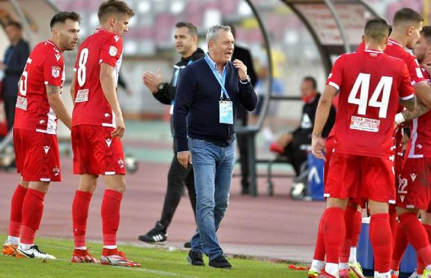 Decimați! Ce improvizații va folosi Rednic la meciul cu Farul + de ce tremură „câinii” în fața lui Hagi