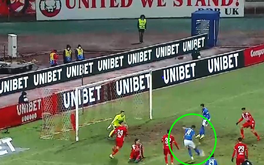 FOTO: Captură @Digi Sport 1 L-a exasperat pe Hagi » Golgeterul Ligii 1 a irosit două ocazii neverosimile în meciul cu Dinamo
