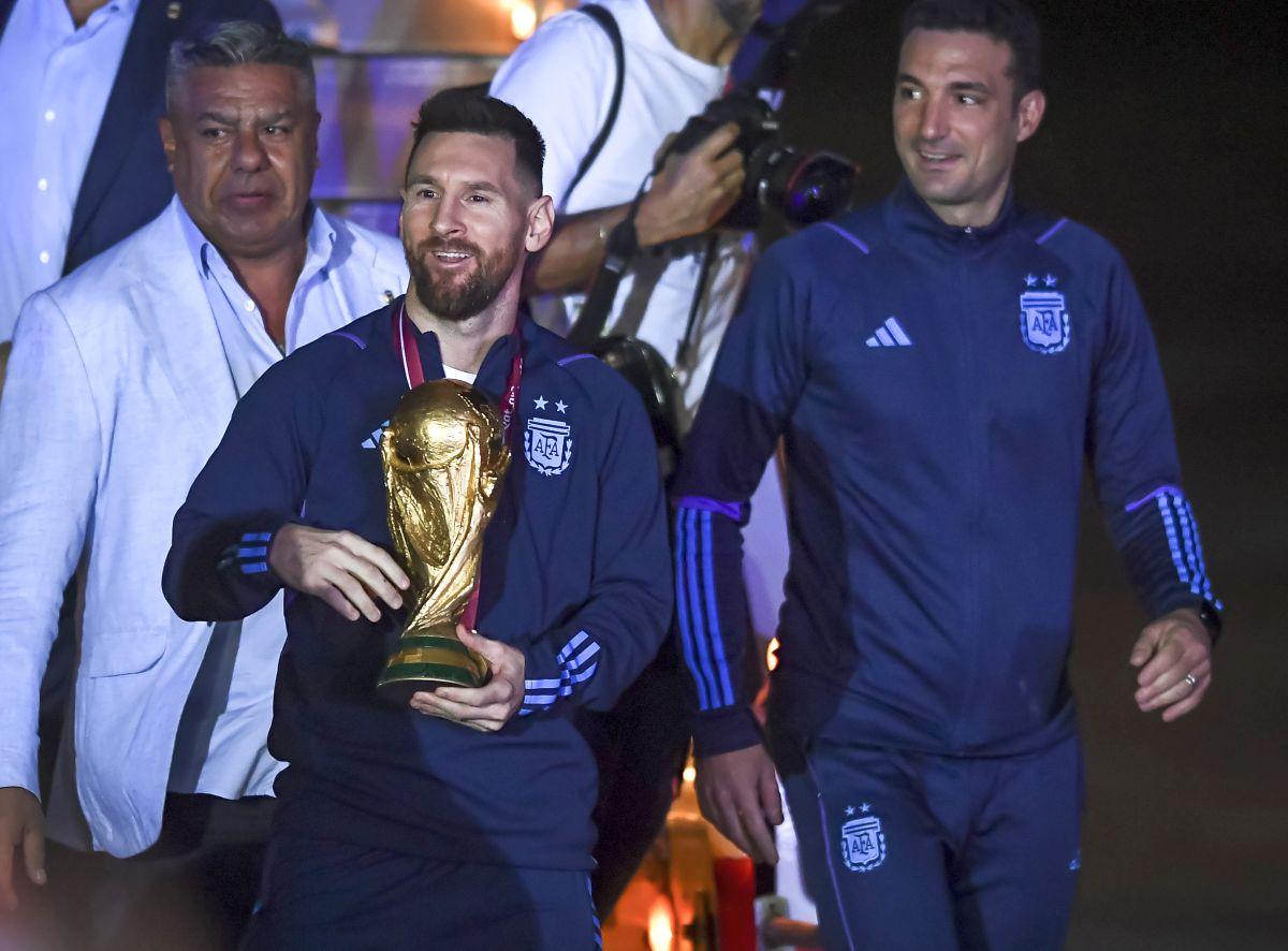 „Dibu” Martinez, protagonist și în timpul paradei de la Buenos Aires » Și-a bătut joc de Mbappe