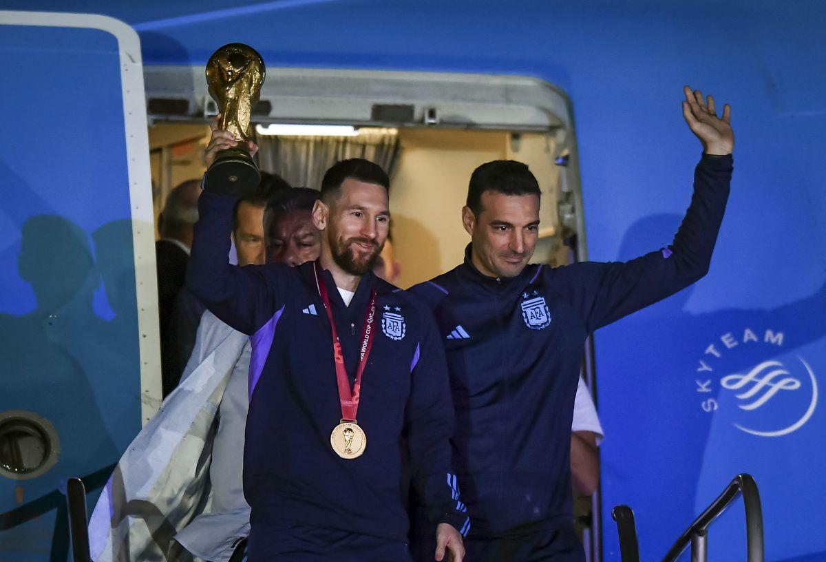 „Dibu” Martinez, protagonist și în timpul paradei de la Buenos Aires » Și-a bătut joc de Mbappe