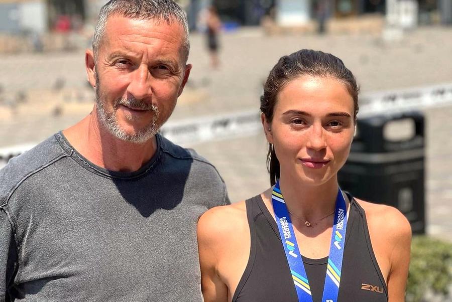 Teodora alături de Mihai Stoica Dezvăluirile foștilor juniori cărora MM Stoica și șefii Stelei le-au furat bucuria de a atinge „Galacticii”: „Aș fi ieșit de mână și cu masorul de la Real, dar au ieșit fata lui MM și copiii conducerii”