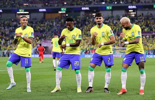 Luis Enrique (52 de ani), fostul selecționer al Spaniei, este noul favorit pentru a prelua naționala Braziliei.