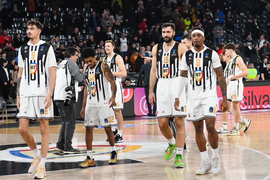 Jucătorii de la U-BT Cluj-Napoca Foto Imago U-BT a înregistrat a patra înfrângere a sezonului în Eurocup » „Am jucat prost în primul sfert, ne-a afectat”