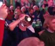 A început cel mai nebun Campionat Mondial! » Bărbați costumați în prințese, extratereștri și ștrumfi + Peter Crouch cu paharul de bere în cap