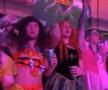 A început cel mai nebun Campionat Mondial! » Bărbați costumați în prințese, extratereștri și ștrumfi + Peter Crouch cu paharul de bere în cap