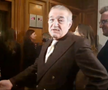 Gigi Becali a luat microfonul unui reporter în Parlamentul României, foto: captură video puterea.ro