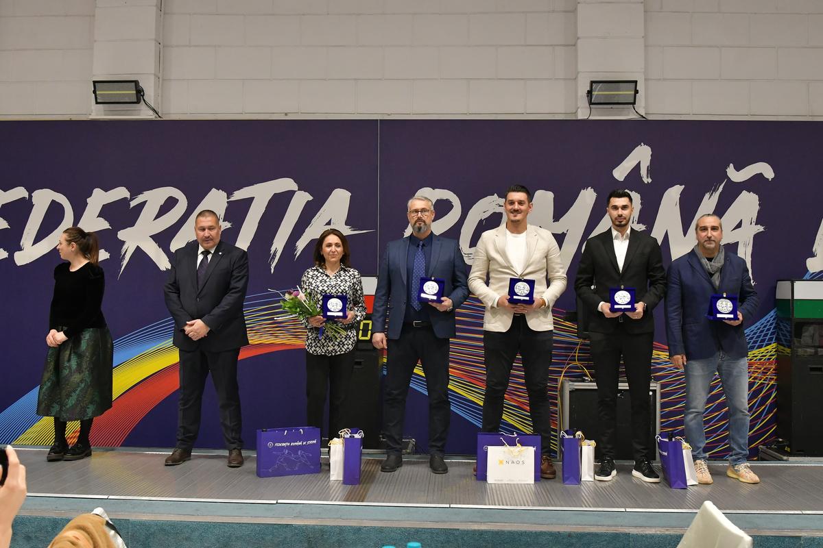 Mălina Călugăreanu și Vlad Covaliu, sportivii anului 2024 » Mihai Covaliu: „Mălina, spune-le colegilor tăi de la alte arme că nu e frumos să lase o fată singură la Jocurile Olimpice!”