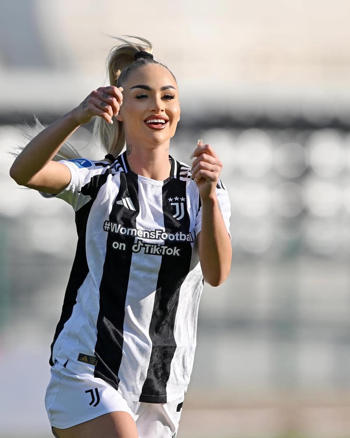 Suma exorbitantă pe care o câștigă Alisha Lehmann, cea mai sexy jucătoare din lume, pentru fiecare postare » Salariul de la Juventus, depășit categoric