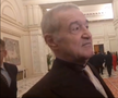 Gigi Becali a luat microfonul unui reporter în Parlamentul României, foto: captură video puterea.ro