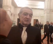 Gigi Becali a luat microfonul unui reporter în Parlamentul României, foto: captură video puterea.ro