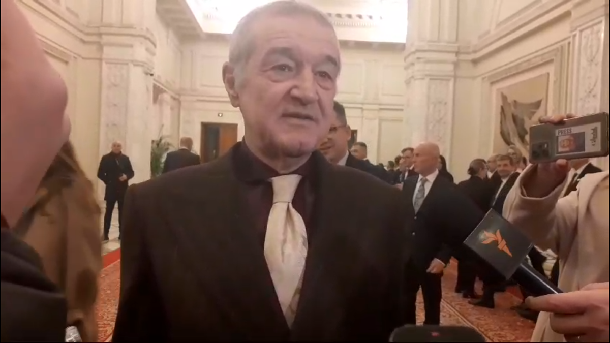 Gigi Becali a făcut circ în Parlamentul României » A smuls microfonul reporterului: „Nu ți-e rușine? Ești obraznic!”