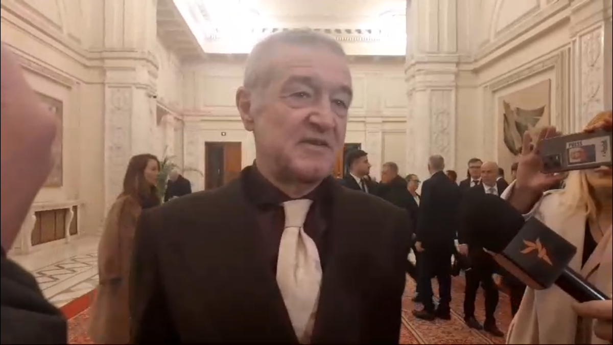 Gigi Becali a făcut circ în Parlamentul României » A smuls microfonul reporterului: „Nu ți-e rușine? Ești obraznic!”