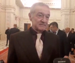 Gigi Becali a luat microfonul unui reporter în Parlamentul României, foto: captură video puterea.ro