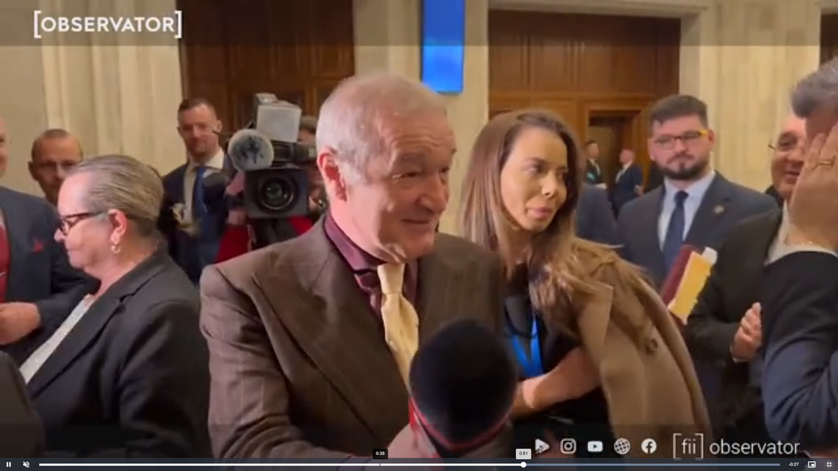 Gigi Becali a făcut circ în Parlamentul României » A smuls microfonul reporterului: „Nu ți-e rușine? Ești obraznic!”